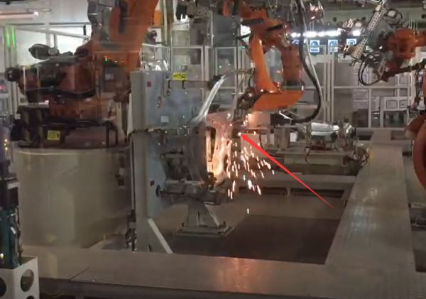 民族工业展翅高飞：奥迪汽车产线上使用鸿栢科技机器人螺柱焊