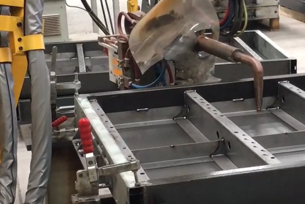 新能源汽车电池盒生产点焊焊接工艺